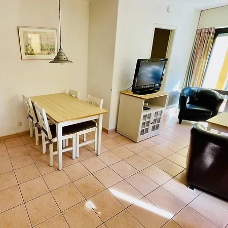 2 Pieces Avec Terrasse, Piscine Chauffee, Proche Et Port - Fr-1-723-152 Apartment