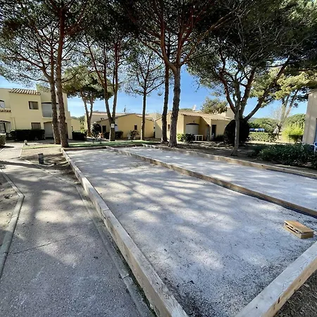 2 Pieces Avec Terrasse, Piscine Chauffee, Proche Et Port - Fr-1-723-152